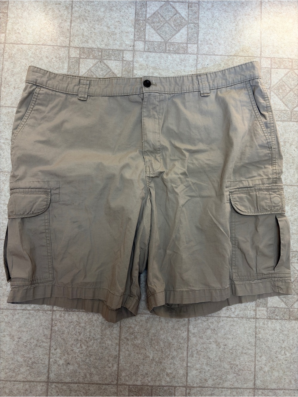 Bundle 2 Chaps Men's Cargo Shorts Big & Tall Size 44-9” Inseam— Khaki/Dark Grey